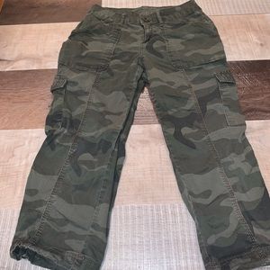 womens camouflage cargo capris